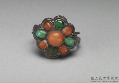 图片[2]-Silver ring with inlay of coral and turquoise, Qing dynasty, 18th c., Tibetan work-China Archive